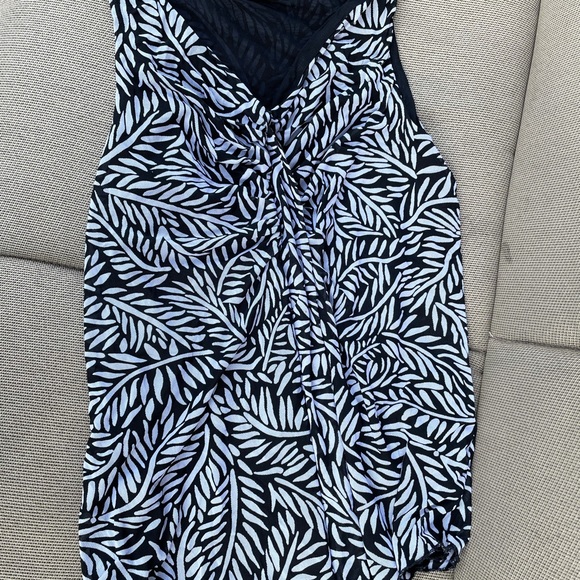 Maternity clothing bundle - Picture 11 of 11